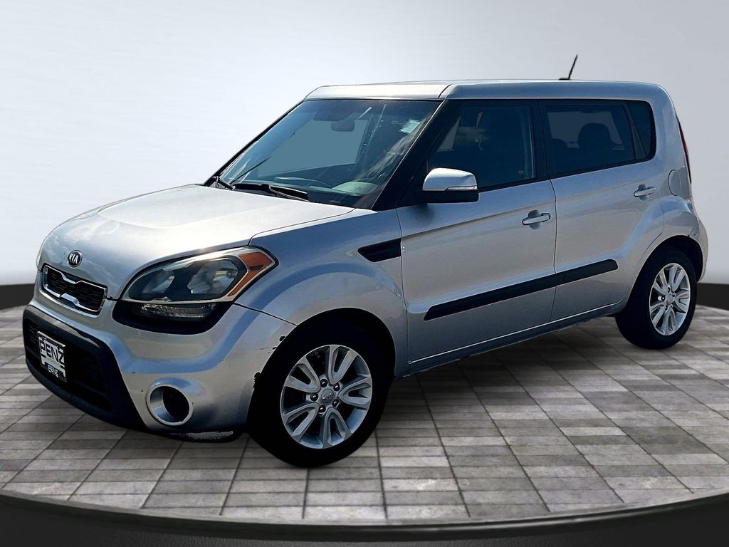  2013 Kia Soul +   