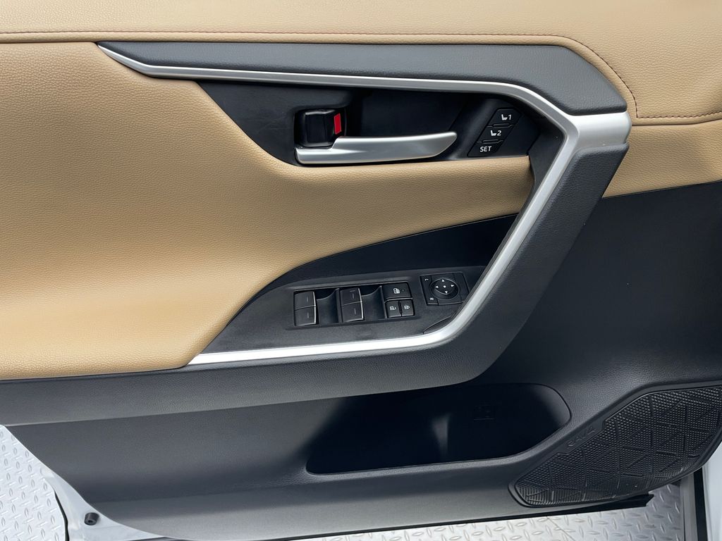 2024 Toyota RAV4 Limited 9