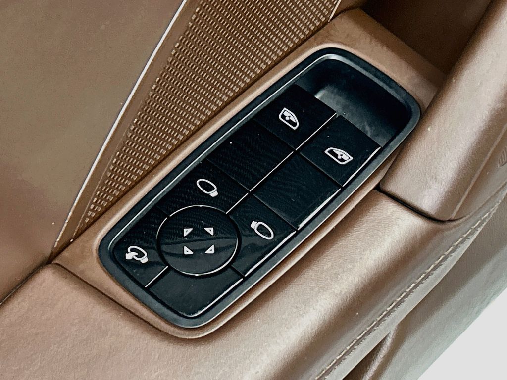 Thumbnail: 2020 Porsche 911 - 22