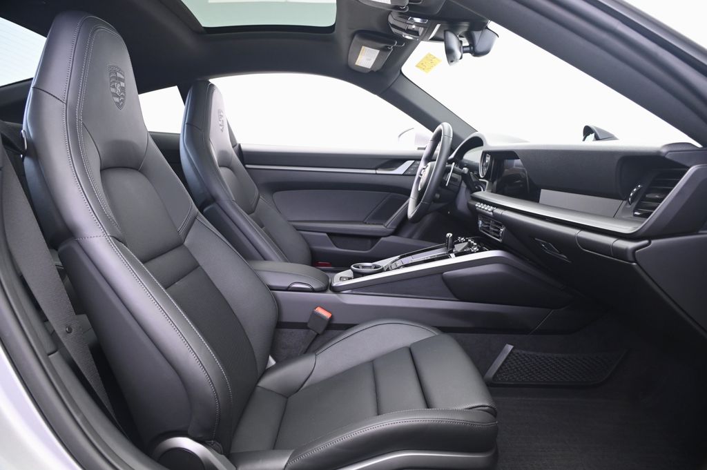 Thumbnail: 2024 Porsche 911 - 19