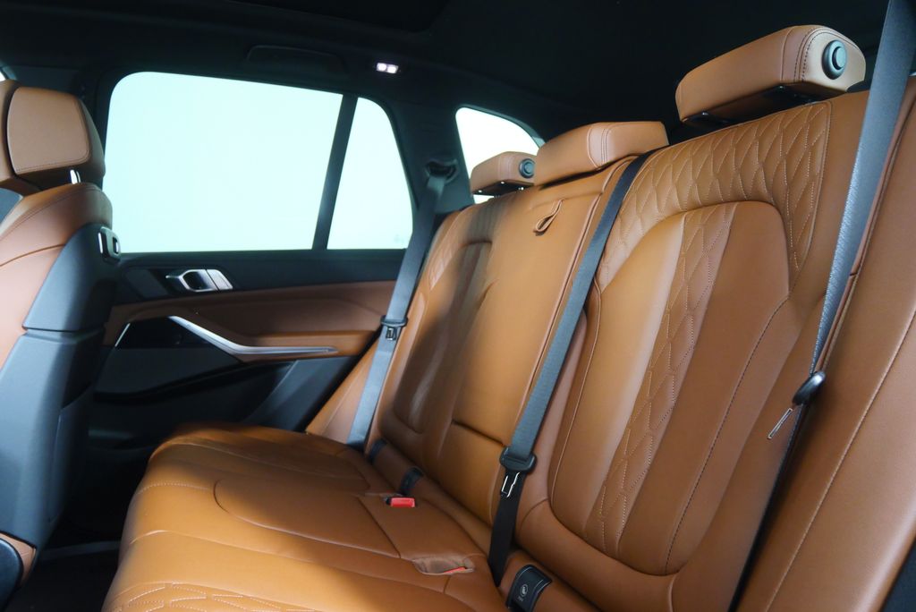 Thumbnail: 2026 BMW X5 - 15