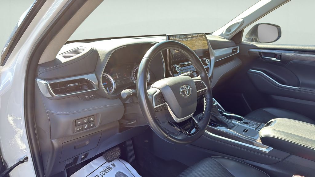 2022 Toyota Highlander Hybrid