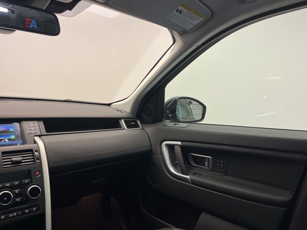 Thumbnail: 2019 Land Rover Discovery Sport - 27