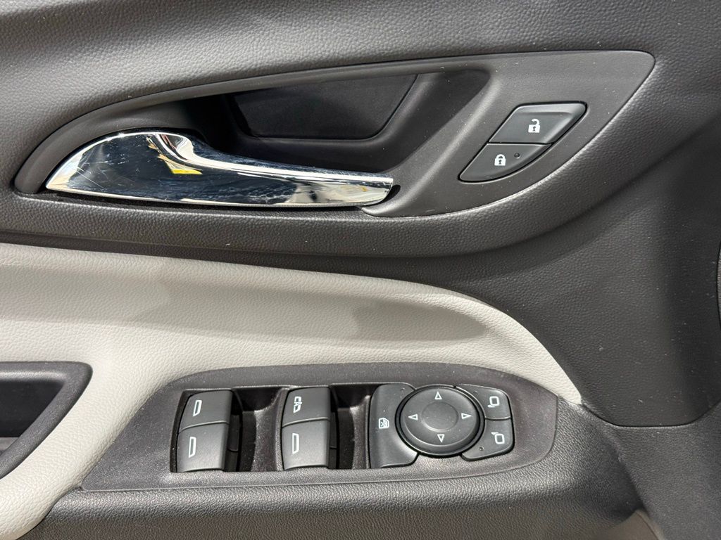 Thumbnail: 2019 Chevrolet Equinox - 16