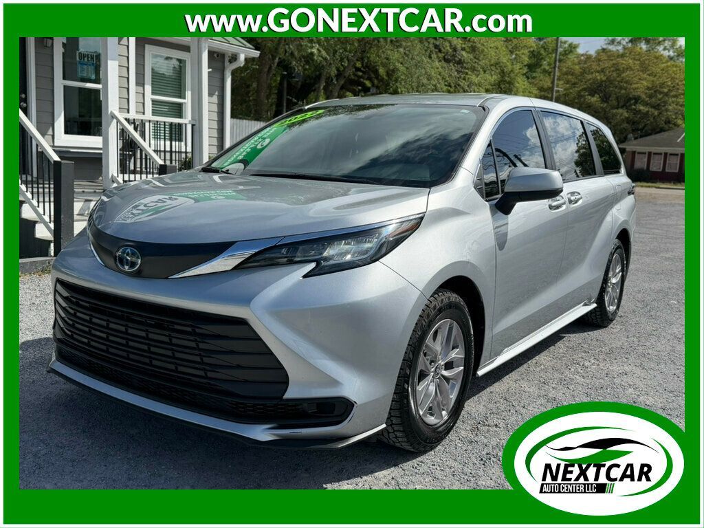 2022 Toyota Sienna LE 8-Passenger FWD Minivan Front-Wheel Drive Continuously Variable Transmission