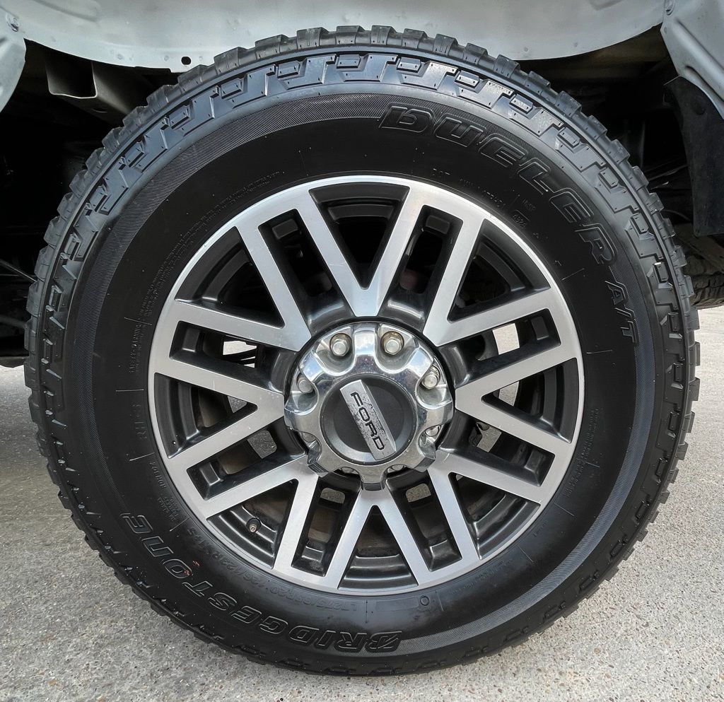 2017 Ford F-350SD Lariat - 11