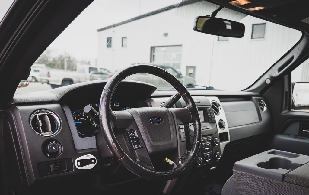 View vehicle photo 2