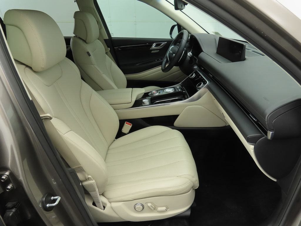 Thumbnail: 2021 Genesis GV80 - 20