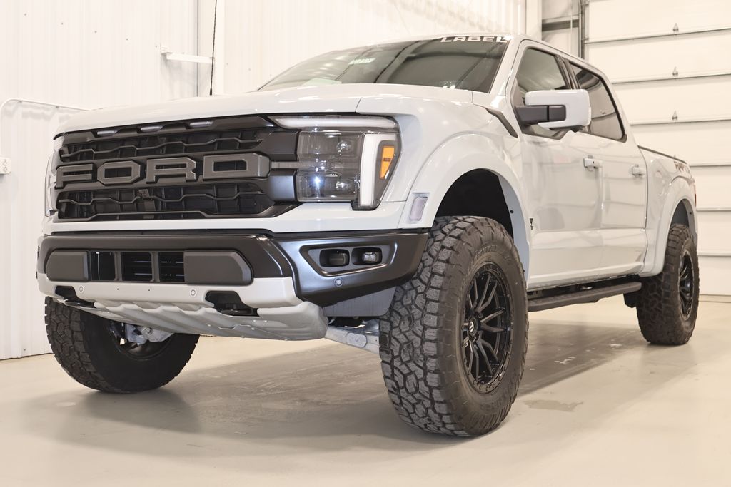 View vehicle photo 4