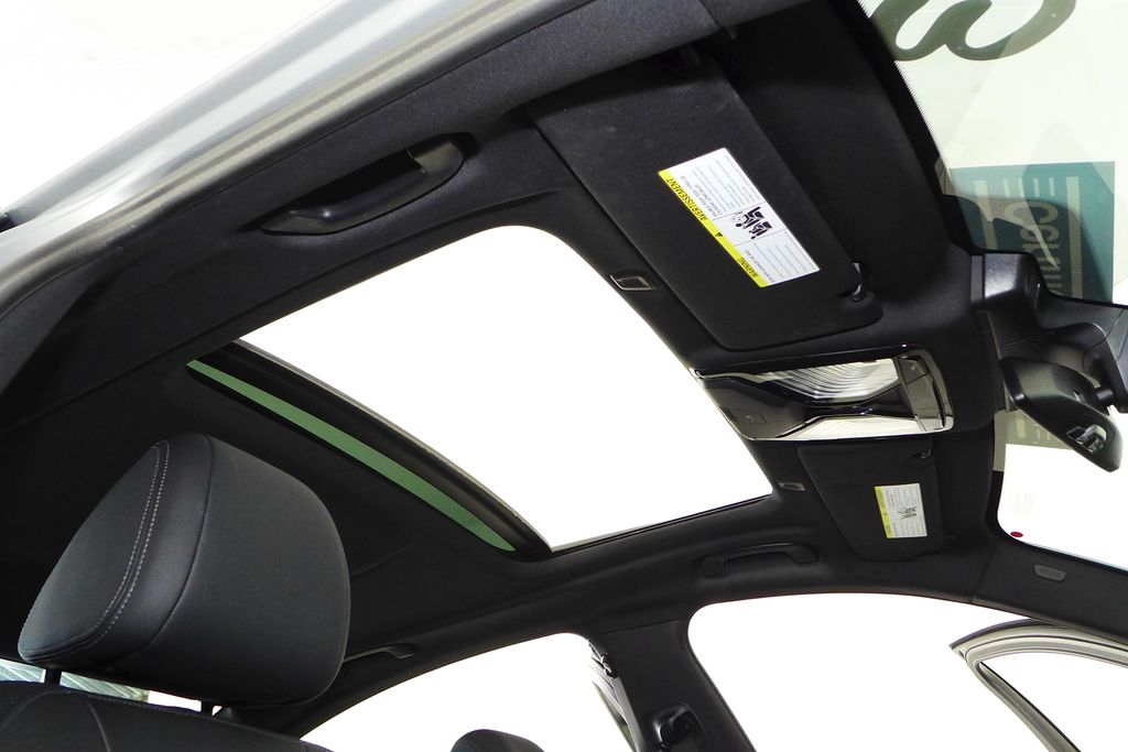 Thumbnail: 2023 BMW 5 Series - 18