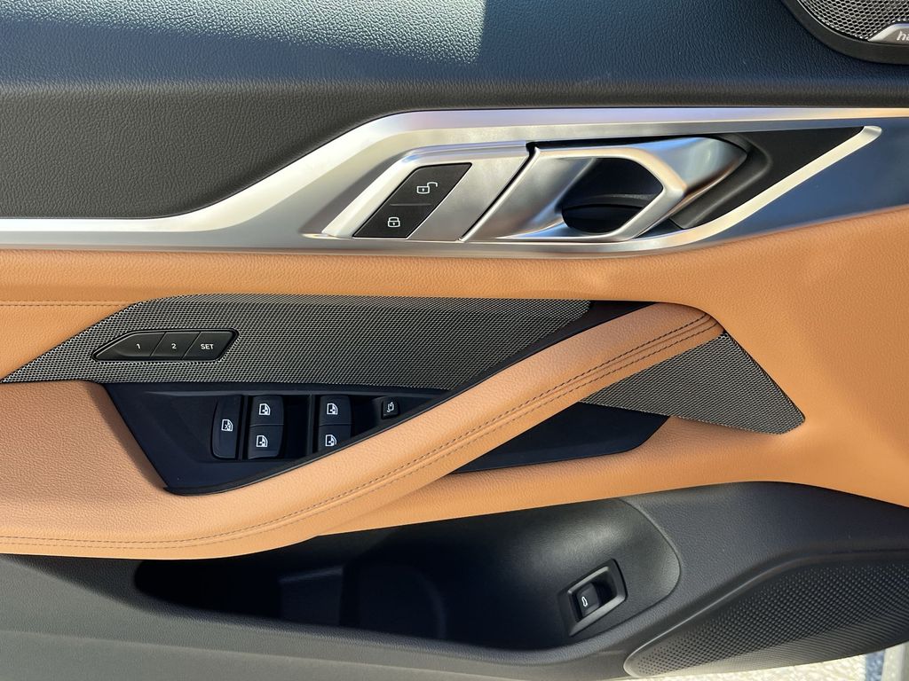 Thumbnail: 2026 BMW i4 - 13