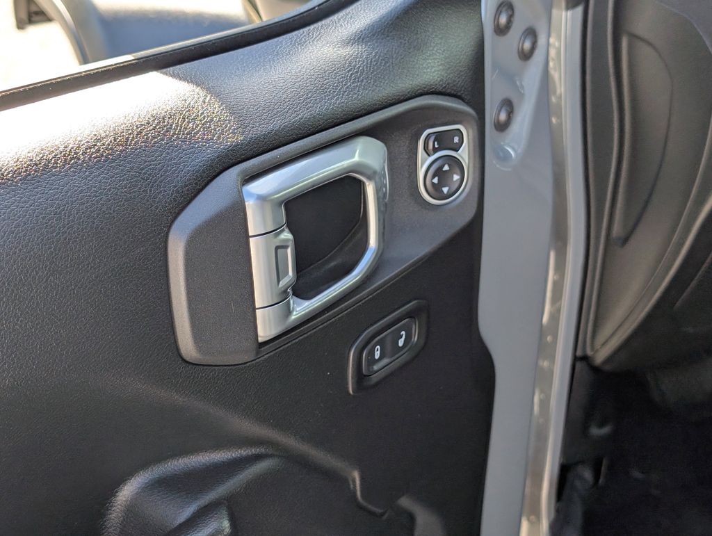 Used 2020 Gray Jeep Unlimited Rubicon image 28