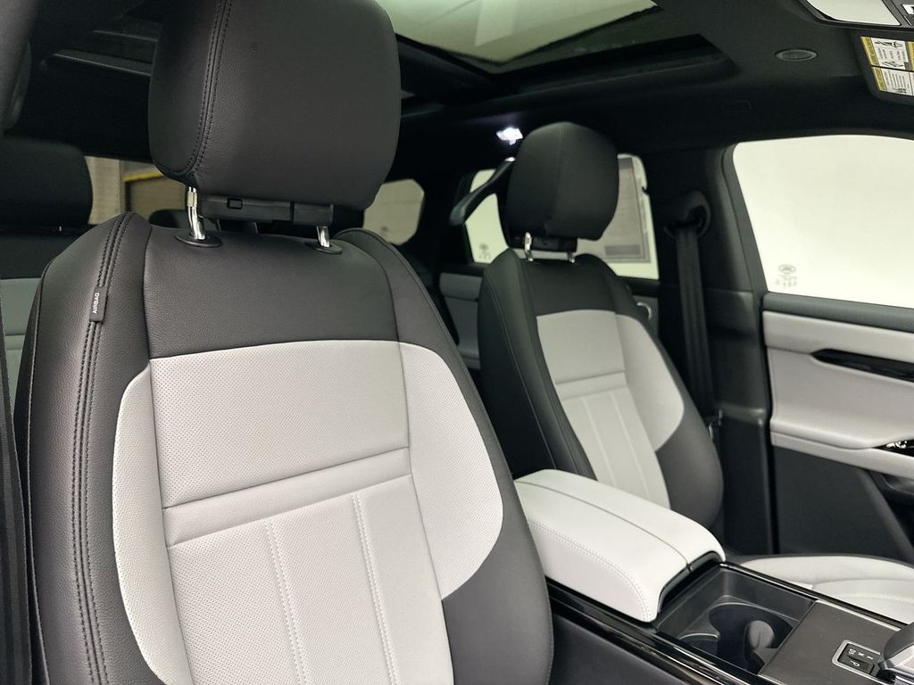 Thumbnail: 2026 Land Rover Range Rover Evoque - 6