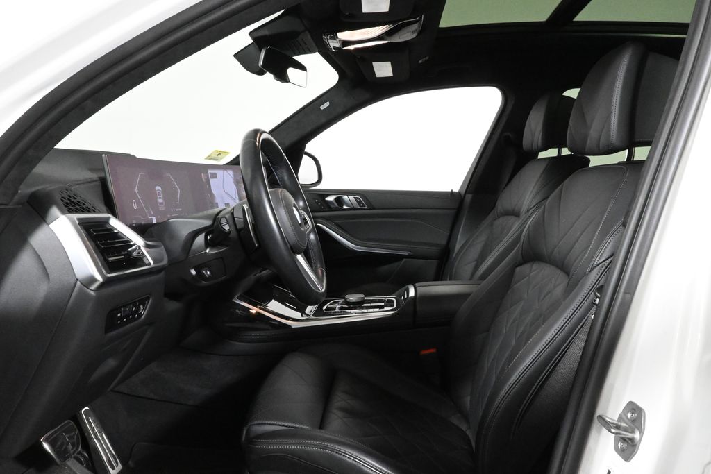 Thumbnail: 2023 BMW X7 - 3