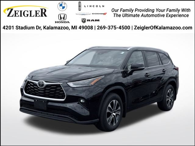  2023 Toyota Highlander XLE AWD   