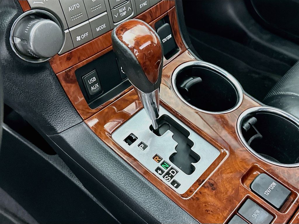 Thumbnail: 2013 Toyota Highlander - 16