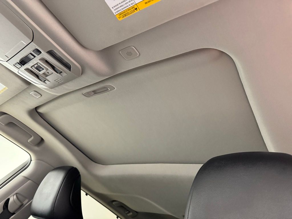 Thumbnail: 2023 Toyota Highlander - 19