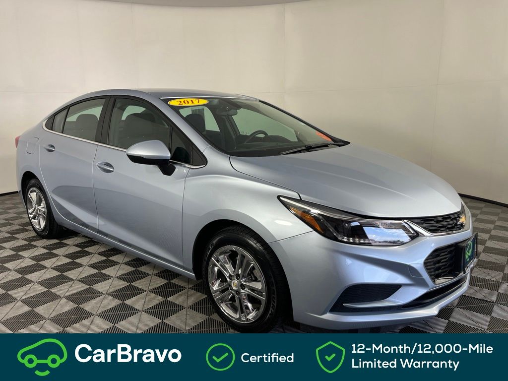 2017 Chevrolet Cruze Azul (Arctic Blue Metallic) Sedán Tracción delantera 6 velocidades Automática