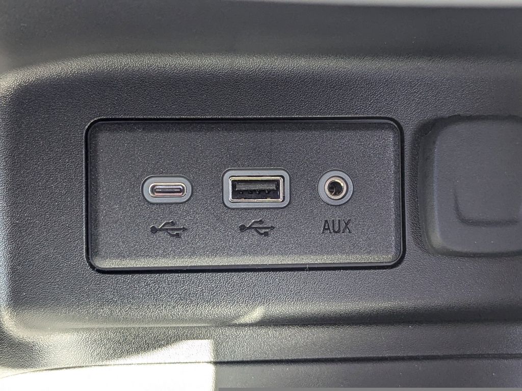 used 2022 Chevrolet Equinox car, priced at $18,992