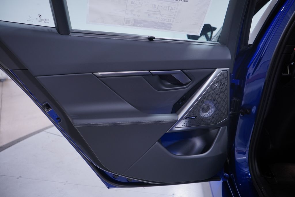 Thumbnail: 2026 BMW M5 - 17