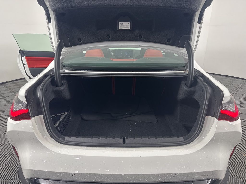 Thumbnail: 2024 BMW M4 - 25