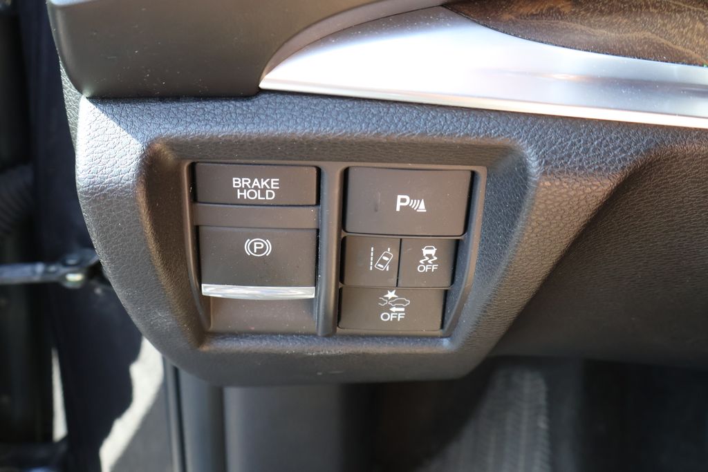 Thumbnail: 2019 Acura MDX - 19