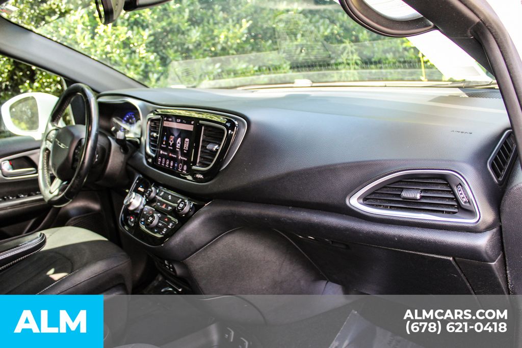 Used 2019 White Chrysler Touring Plus image 23