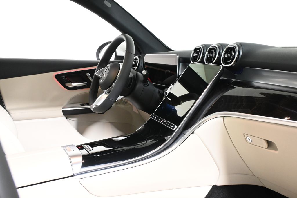 Thumbnail: 2026 Mercedes-Benz GLC - 31