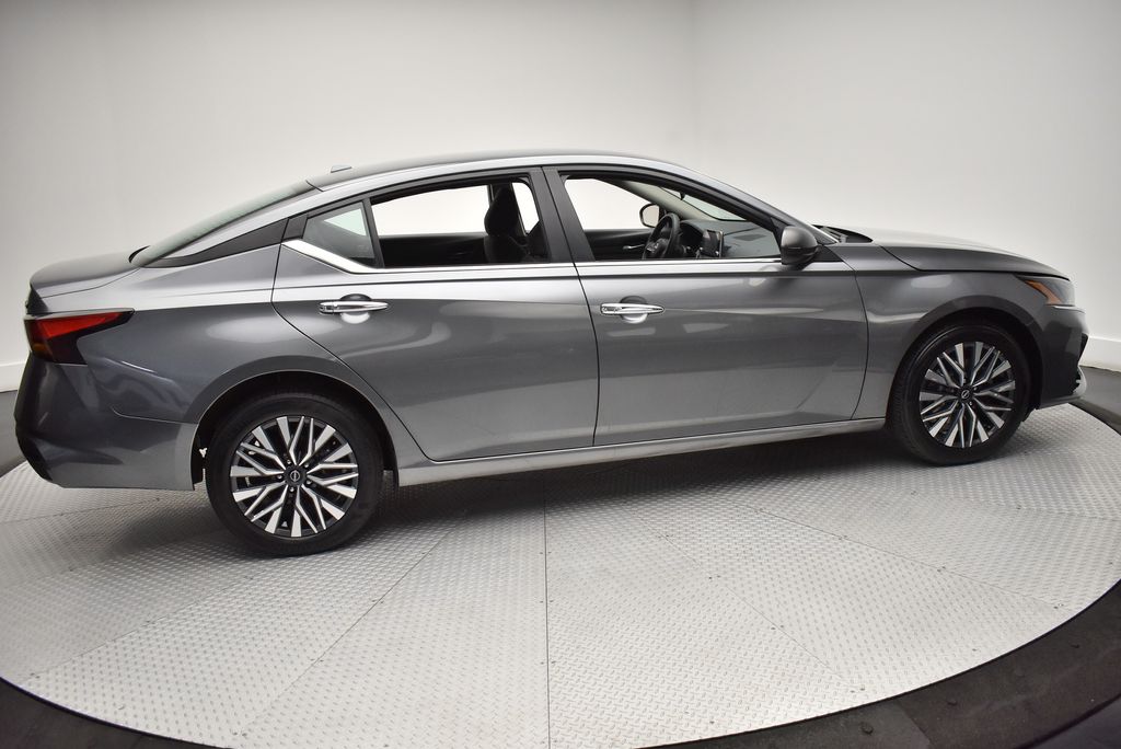 Thumbnail: 2024 Nissan Altima - 2
