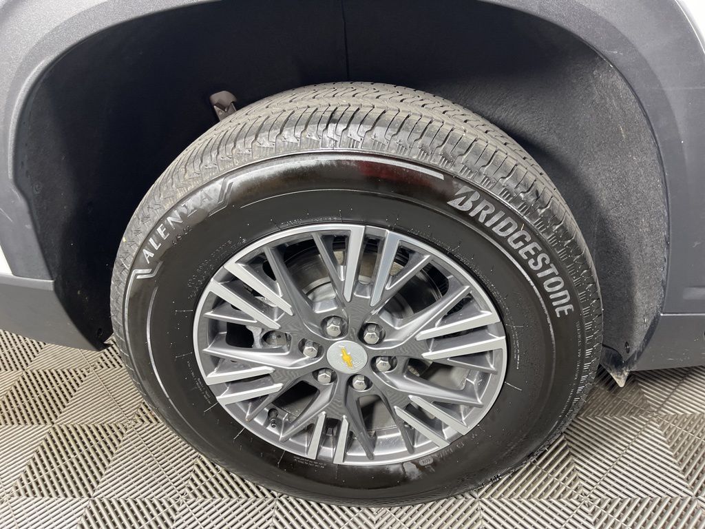 Thumbnail: 2025 Chevrolet Traverse - 14