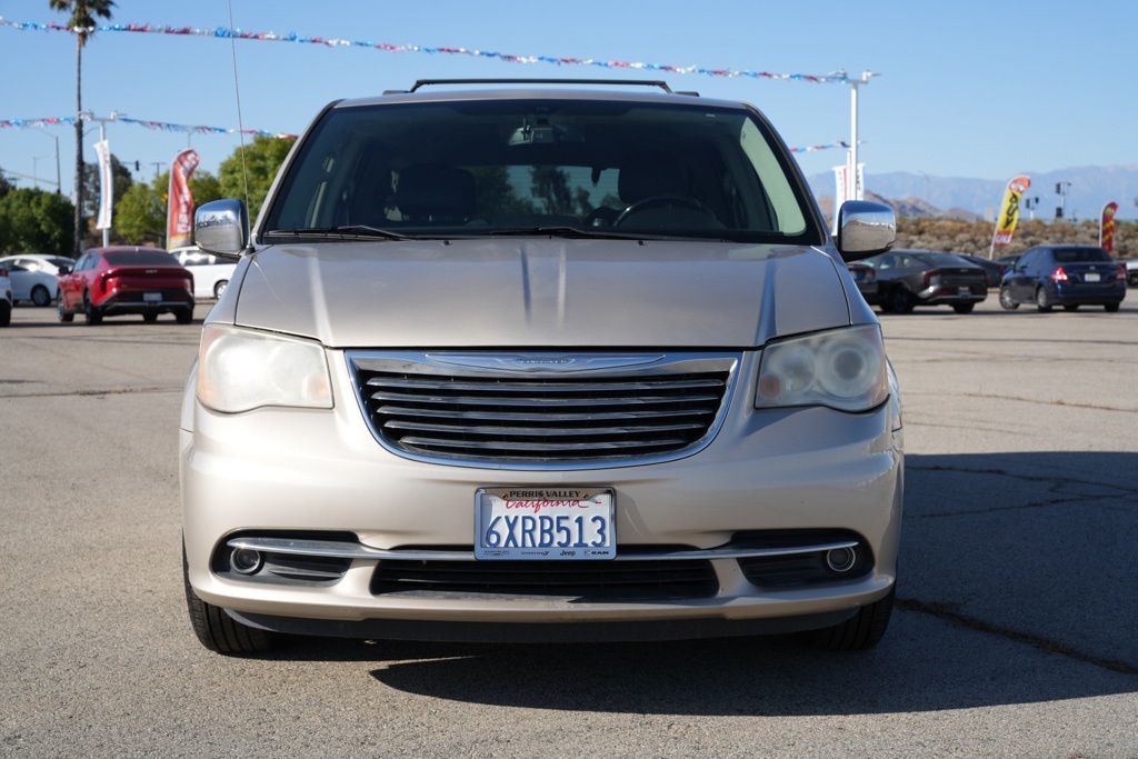 Used 2012 Chrysler Town & Country Limited with VIN 2C4RC1GG2CR370514 for sale in Perris, CA