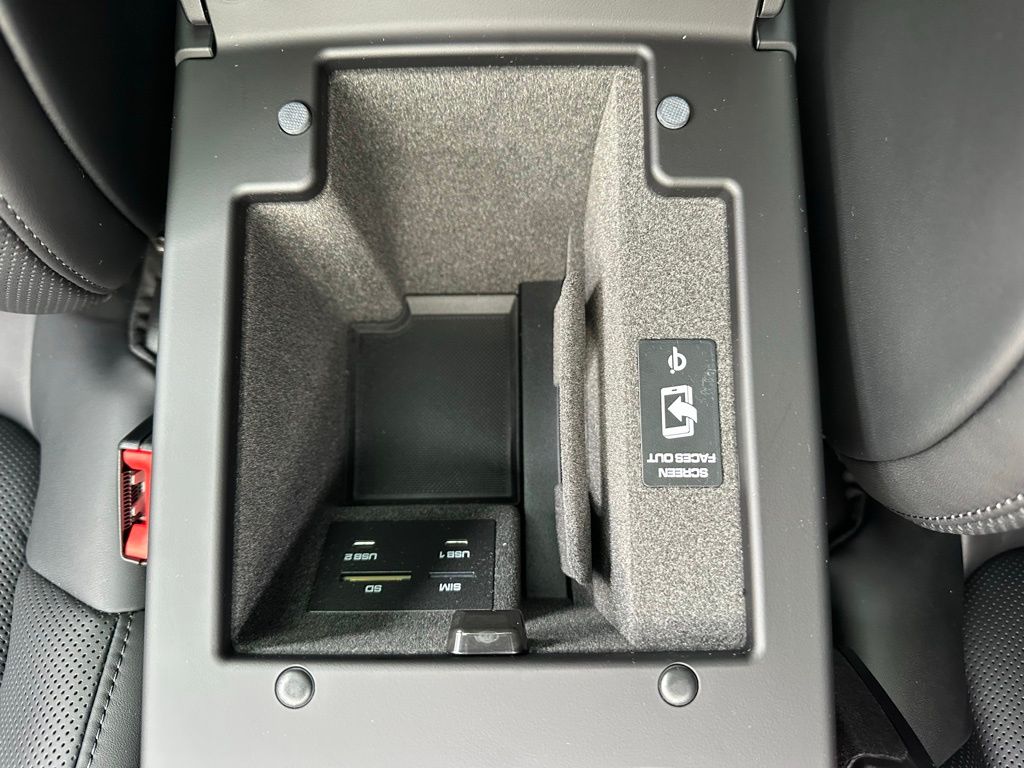 Thumbnail: 2026 Porsche Macan - 28