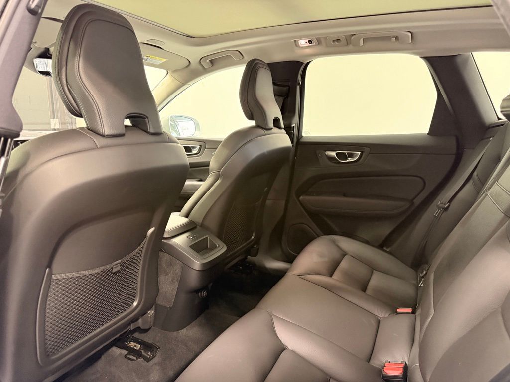 Thumbnail: 2020 Volvo XC60 - 20
