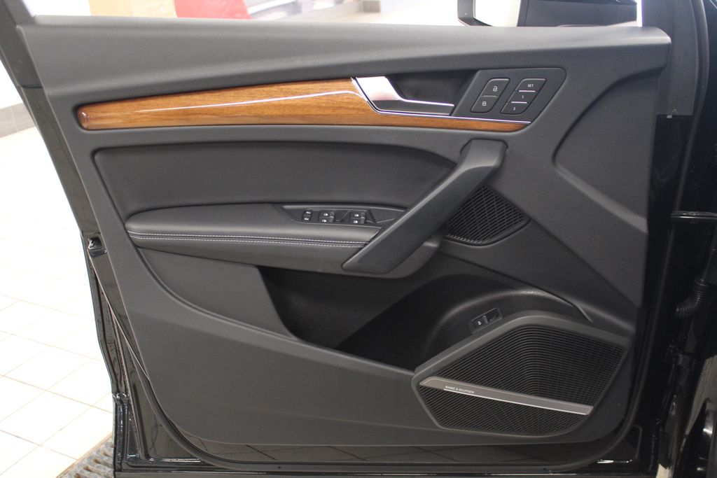 Thumbnail: 2023 Audi Q5 - 14