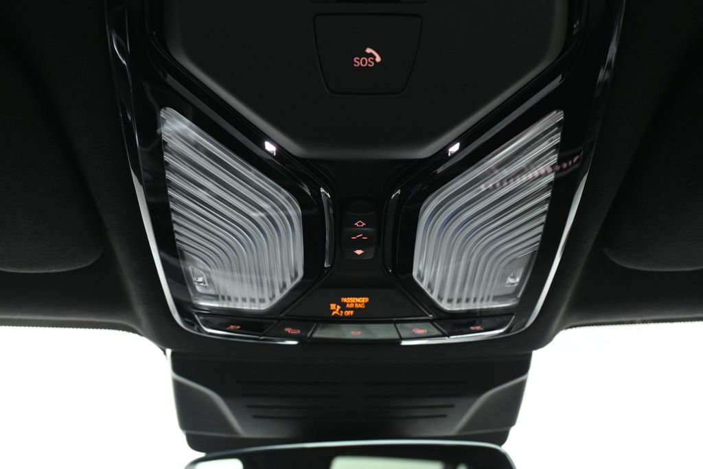 Thumbnail: 2026 BMW X7 - 21