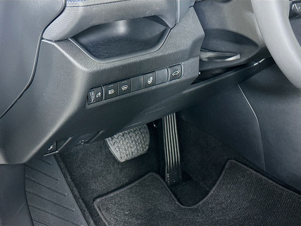 Thumbnail: 2023 Toyota RAV4 - 10