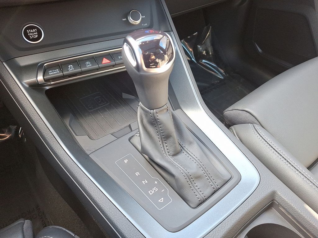 Thumbnail: 2025 Audi Q3 - 14