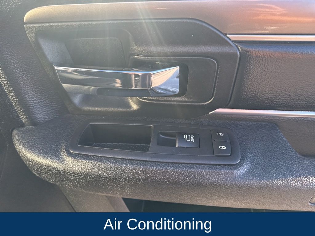 2024 Ram 1500 Classic Warlock Crew Cab 4x4 5'7" Box