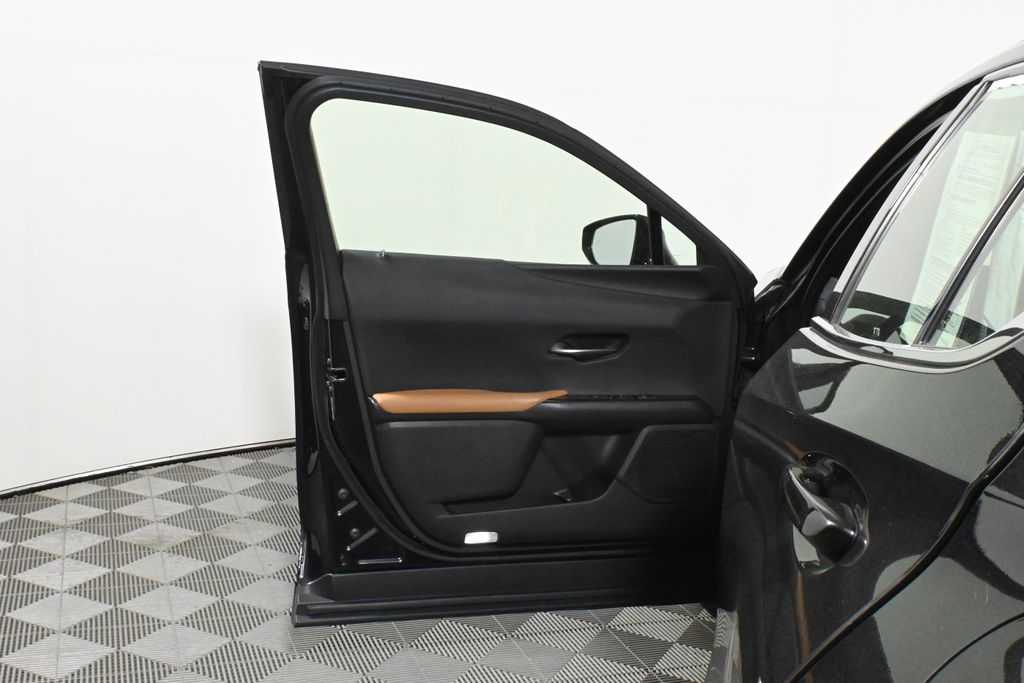 2020 Lexus UX 250h 31
