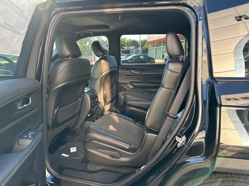 2025 Jeep Grand Cherokee L Altitude - Photo 10