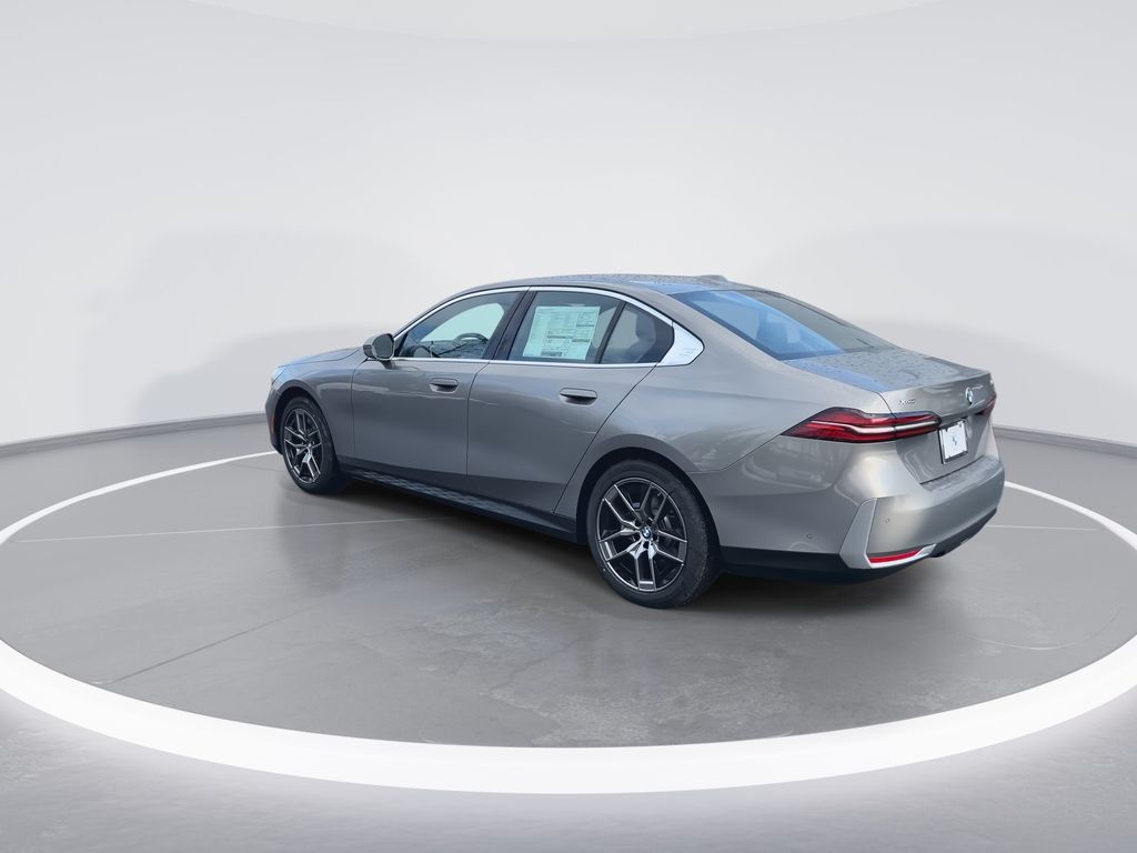 Thumbnail: 2026 BMW 5 Series - 6