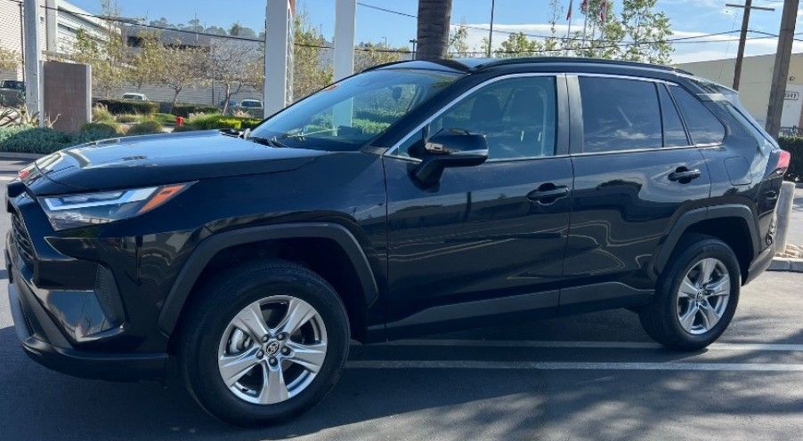 View vehicle photo 4