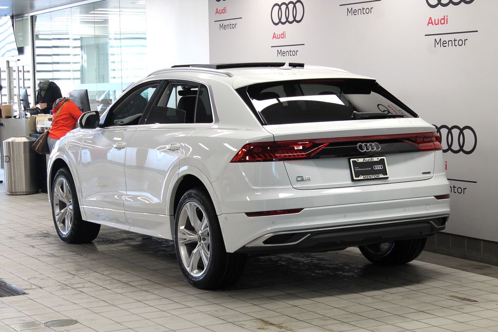 Thumbnail: 2023 Audi Q8 - 4
