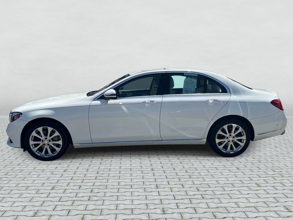 Thumbnail: 2017 Mercedes-Benz E-Class - 8