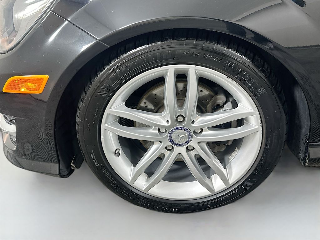 Thumbnail: 2012 Mercedes-Benz C-Class - 31