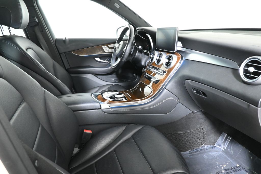 2017 Mercedes-Benz GLC 300 25