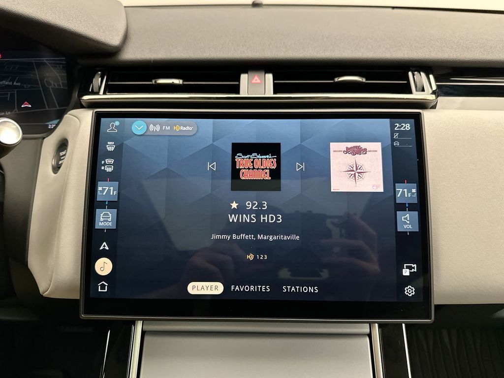 Thumbnail: 2025 Land Rover Range Rover Velar - 15