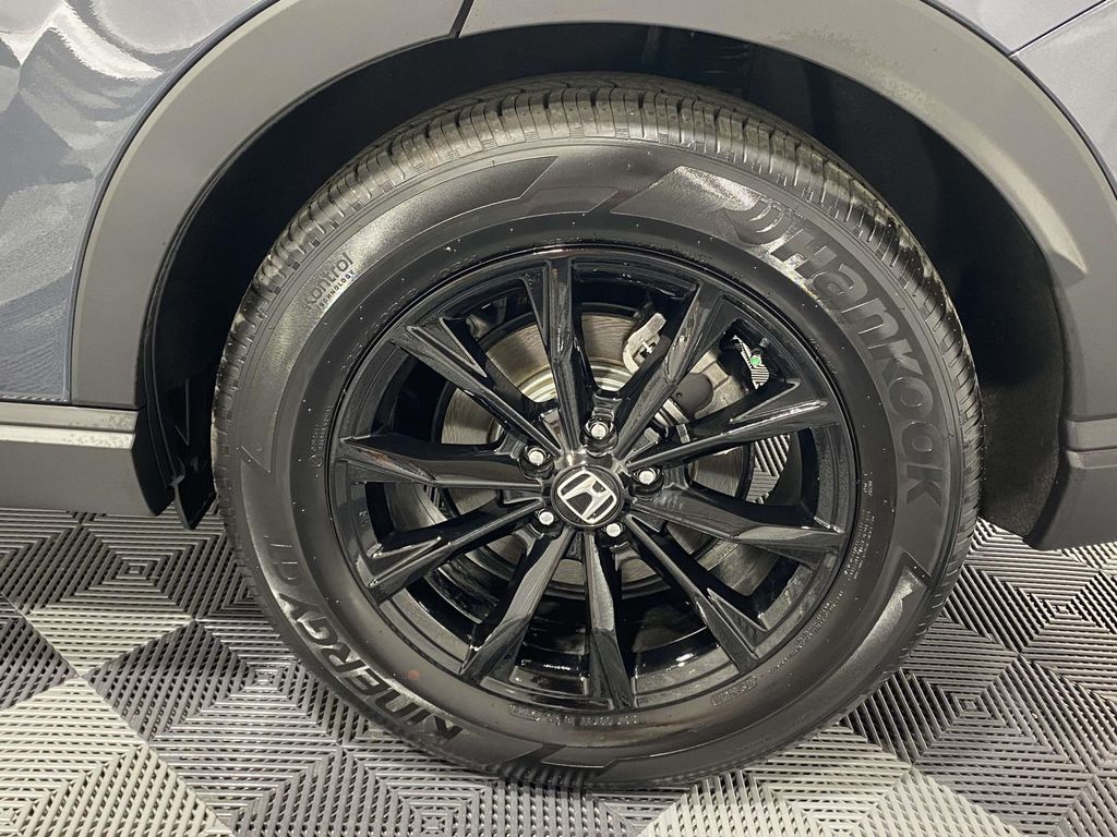 View vehicle photo 7