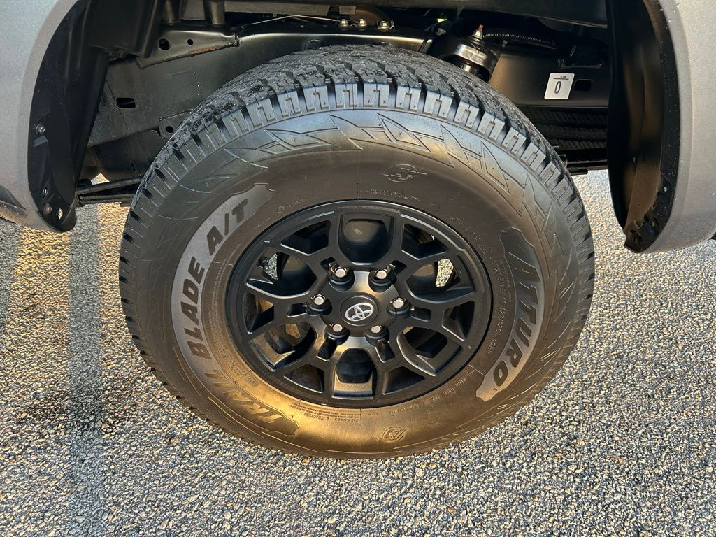 Thumbnail: 2022 Toyota Tacoma - 9