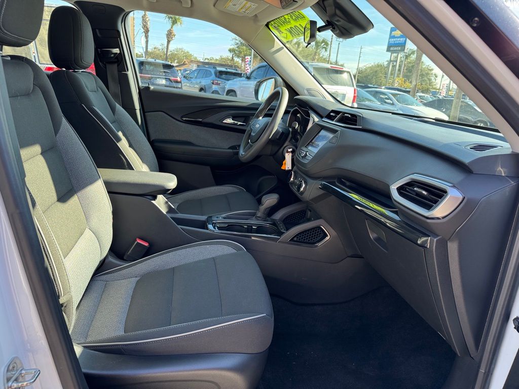 2022 Chevrolet TrailBlazer LS 25